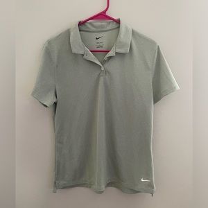 Women’s Nike golf shirt ⛳️